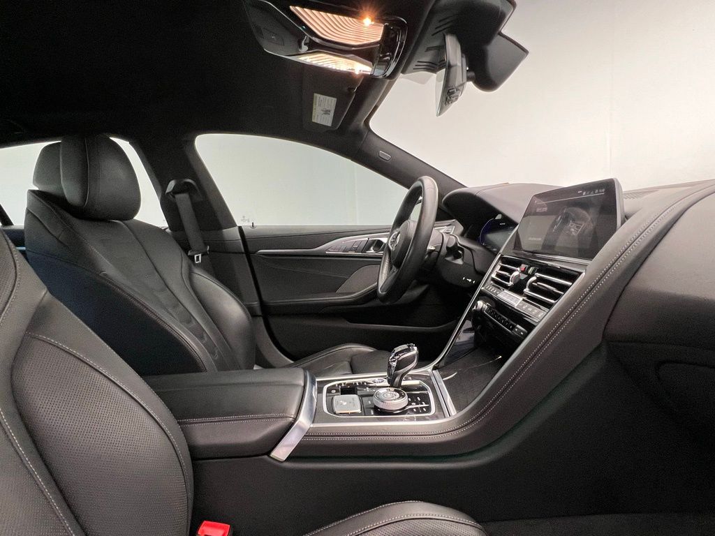 Thumbnail: 2022 BMW 8 Series - 6