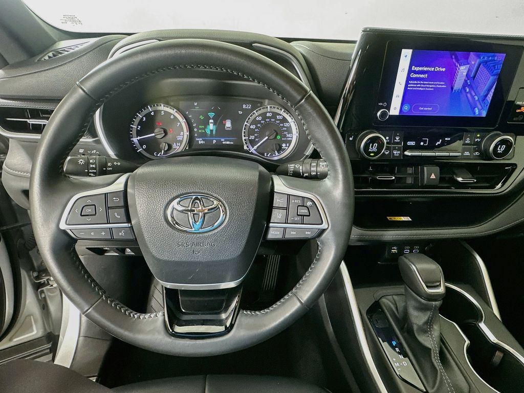 Thumbnail: 2024 Toyota Highlander - 11