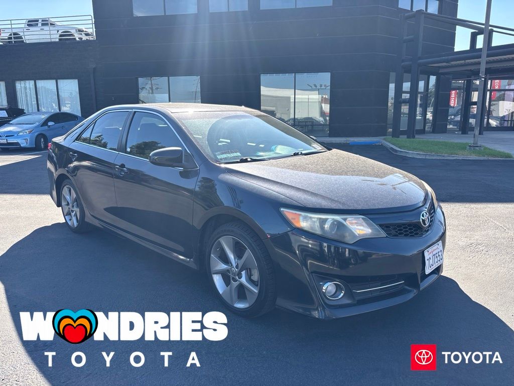 Attitude Black Metallic 2013 Toyota Camry Sedan Front-Wheel Drive 6-Speed Automatic