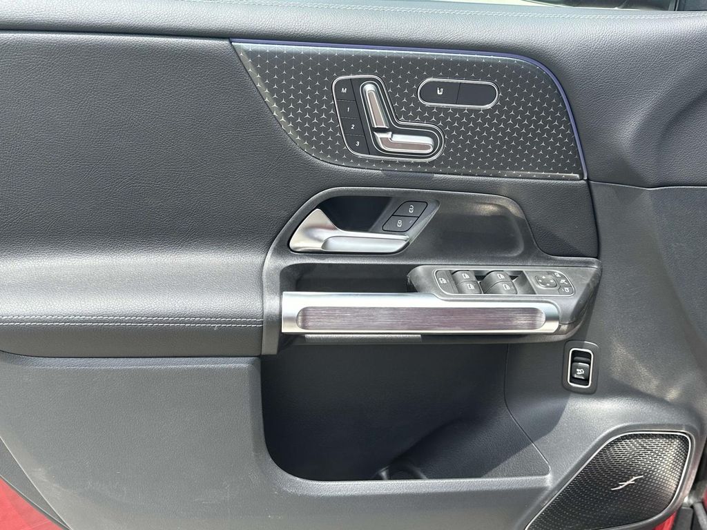 Thumbnail: 2024 Mercedes-Benz GLB - 13