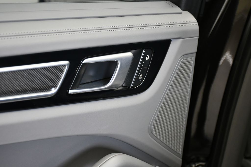 Thumbnail: 2023 Porsche Cayenne - 19