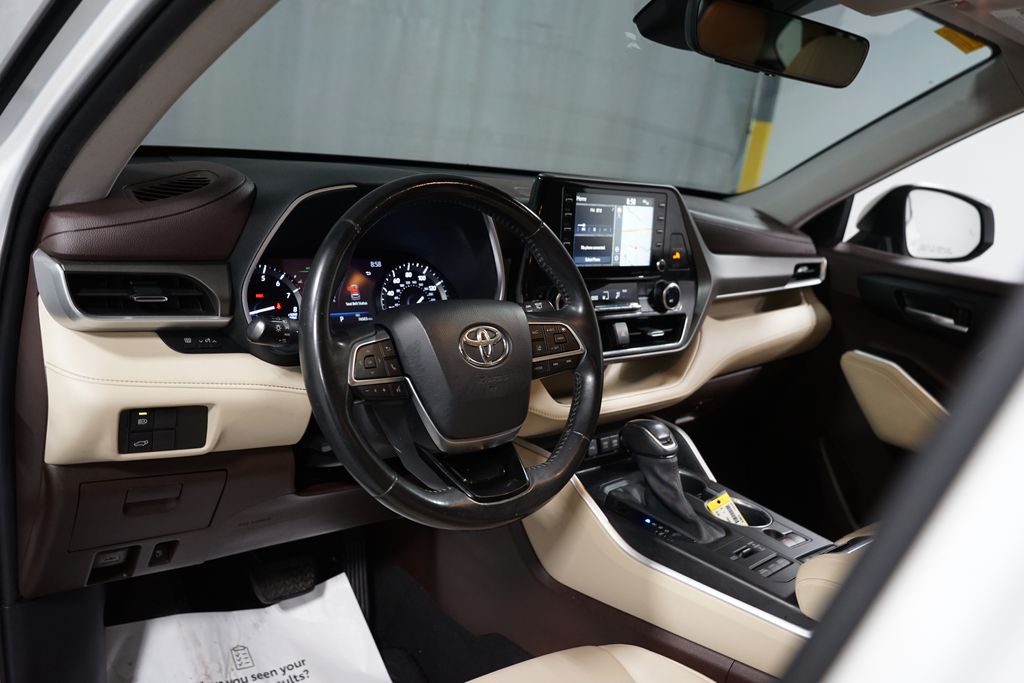 Thumbnail: 2020 Toyota Highlander - 11