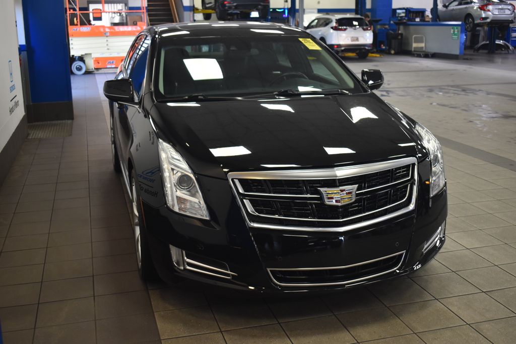 Thumbnail: 2017 Cadillac XTS - 3