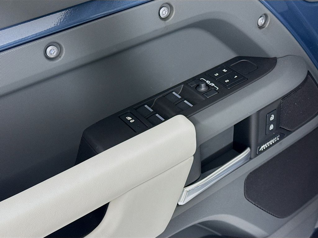 Thumbnail: 2026 Land Rover Defender - 25