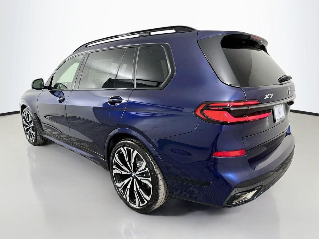 Thumbnail: 2027 BMW X7 - 7