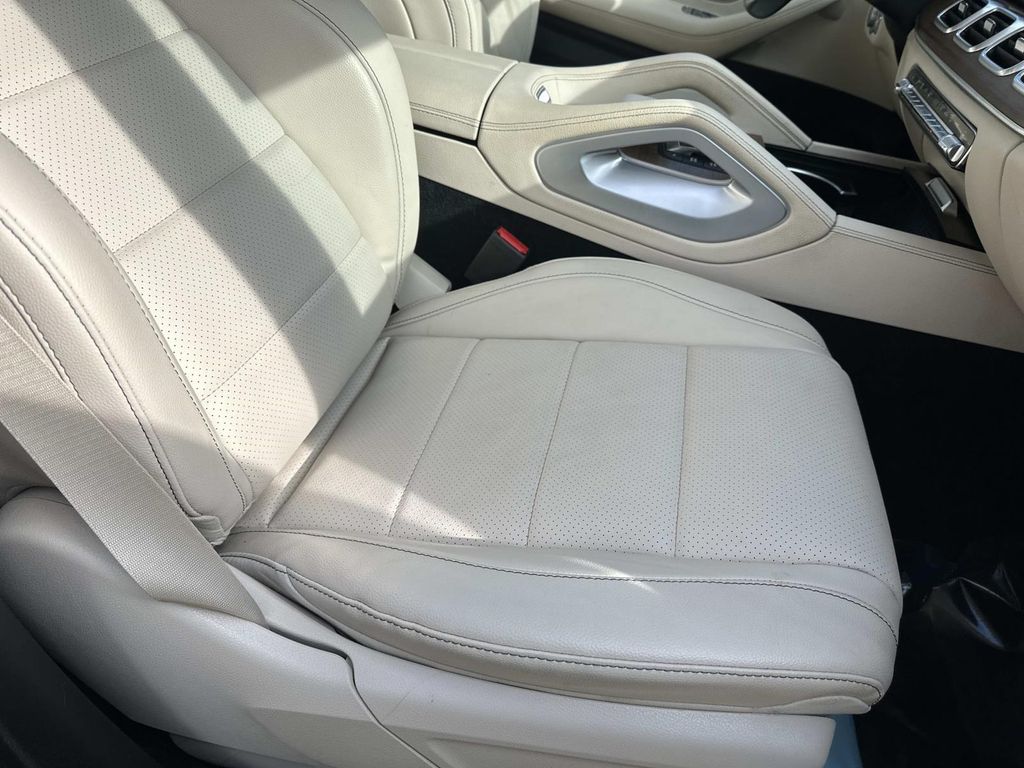 Thumbnail: 2023 Mercedes-Benz GLS - 22