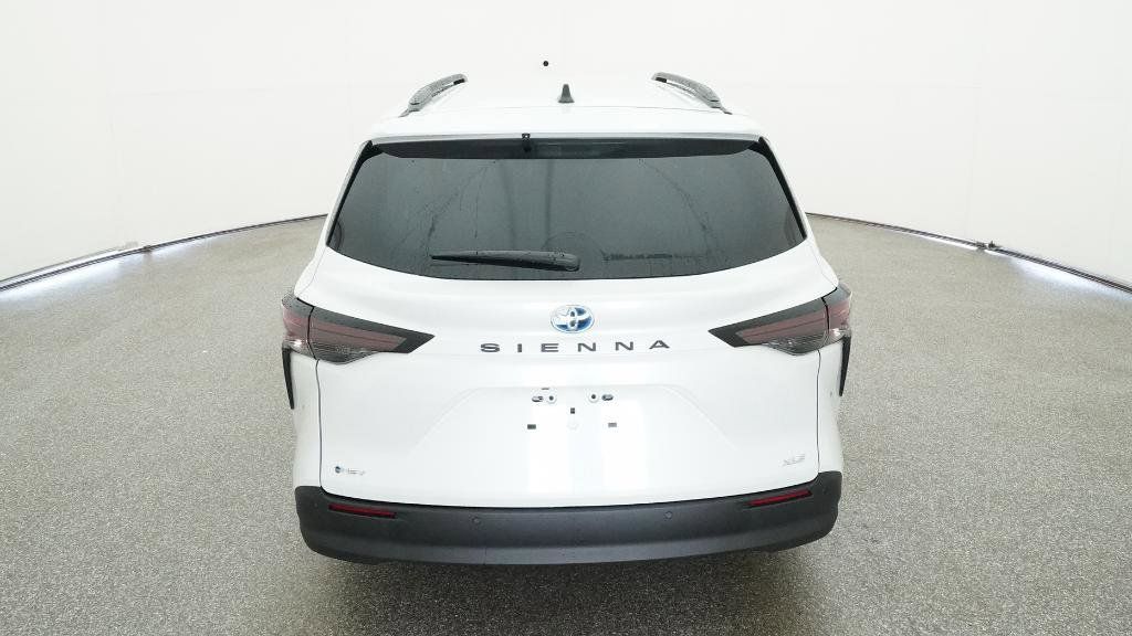 Thumbnail: 2025 Toyota Sienna - 2