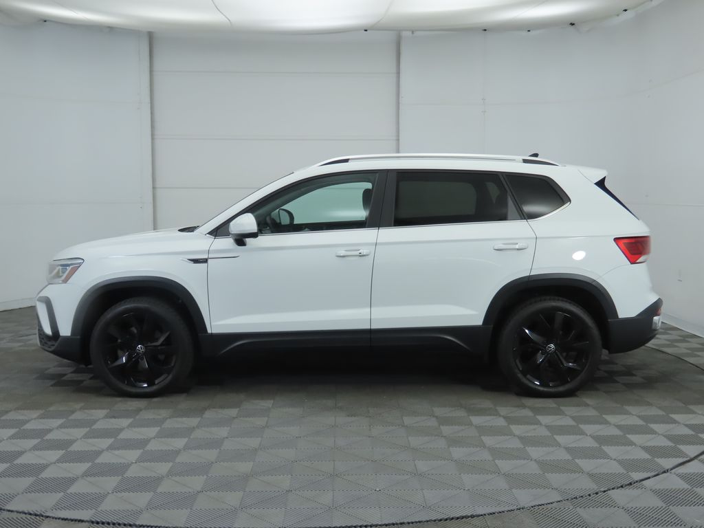 Thumbnail: 2022 Volkswagen Taos - 8