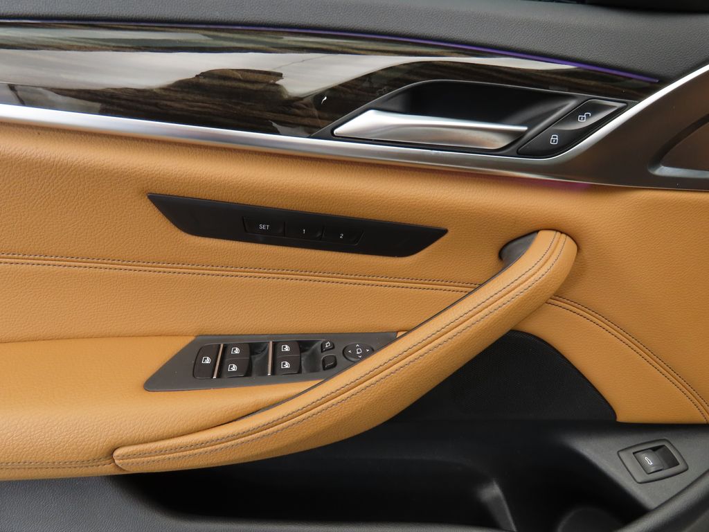 Thumbnail: 2019 BMW 5 Series - 24