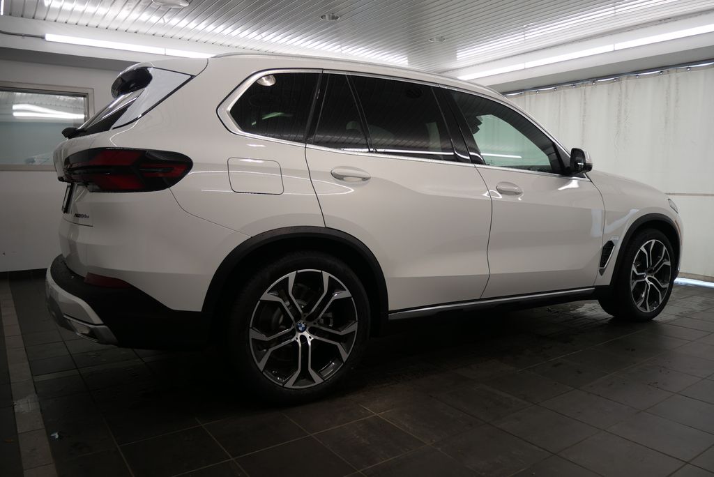 2025 BMW X5 xDrive50e 7