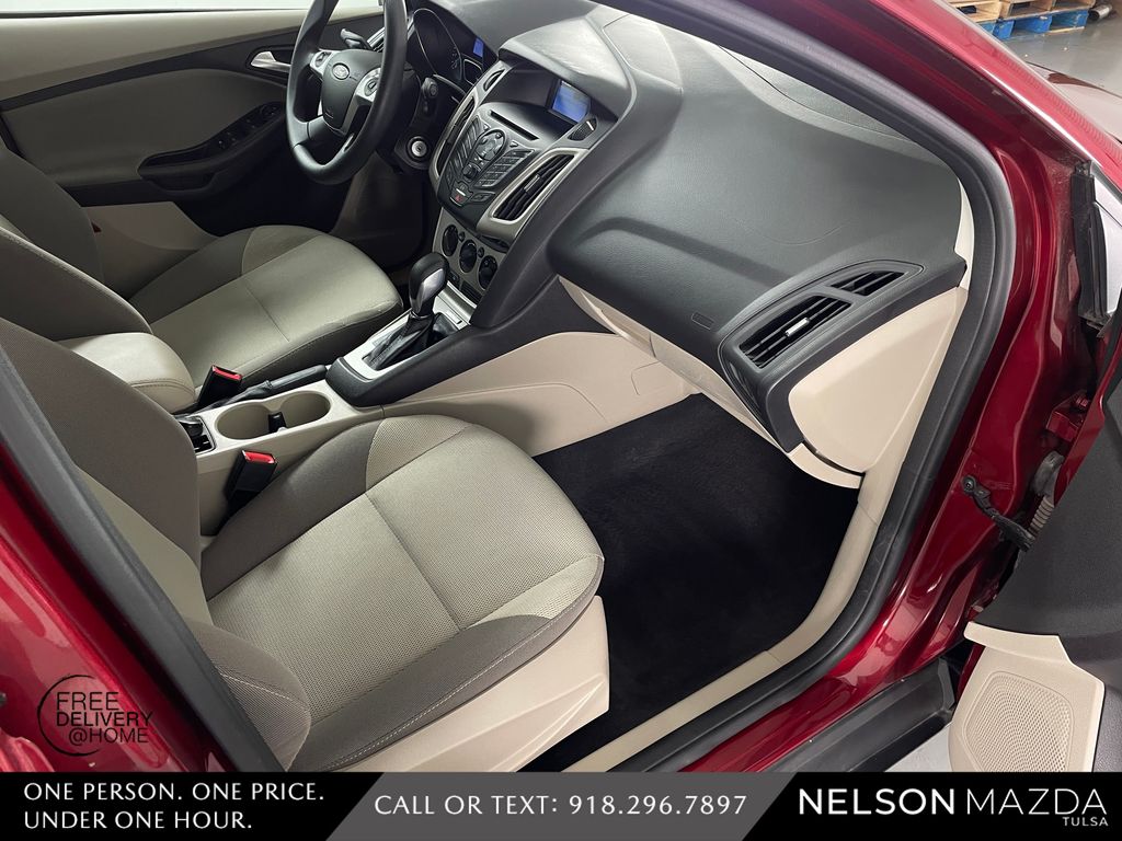 Used 2014 Red Ford SE image 38