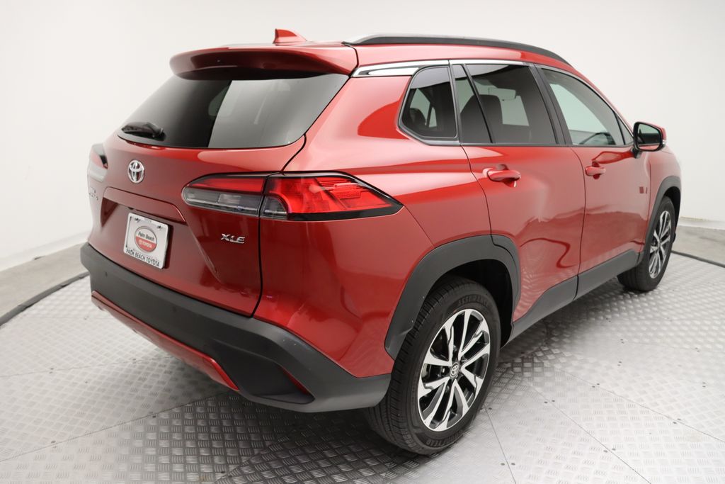 2024 Toyota Corolla Cross XLE 8