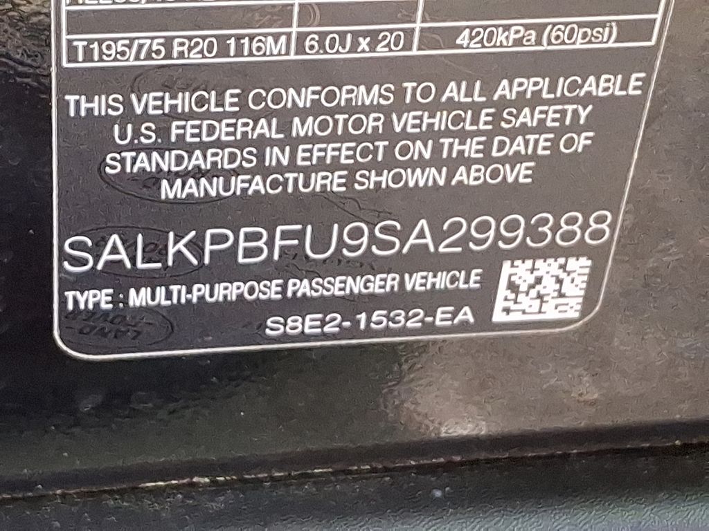 2025 Land Rover Range Rover SE 12