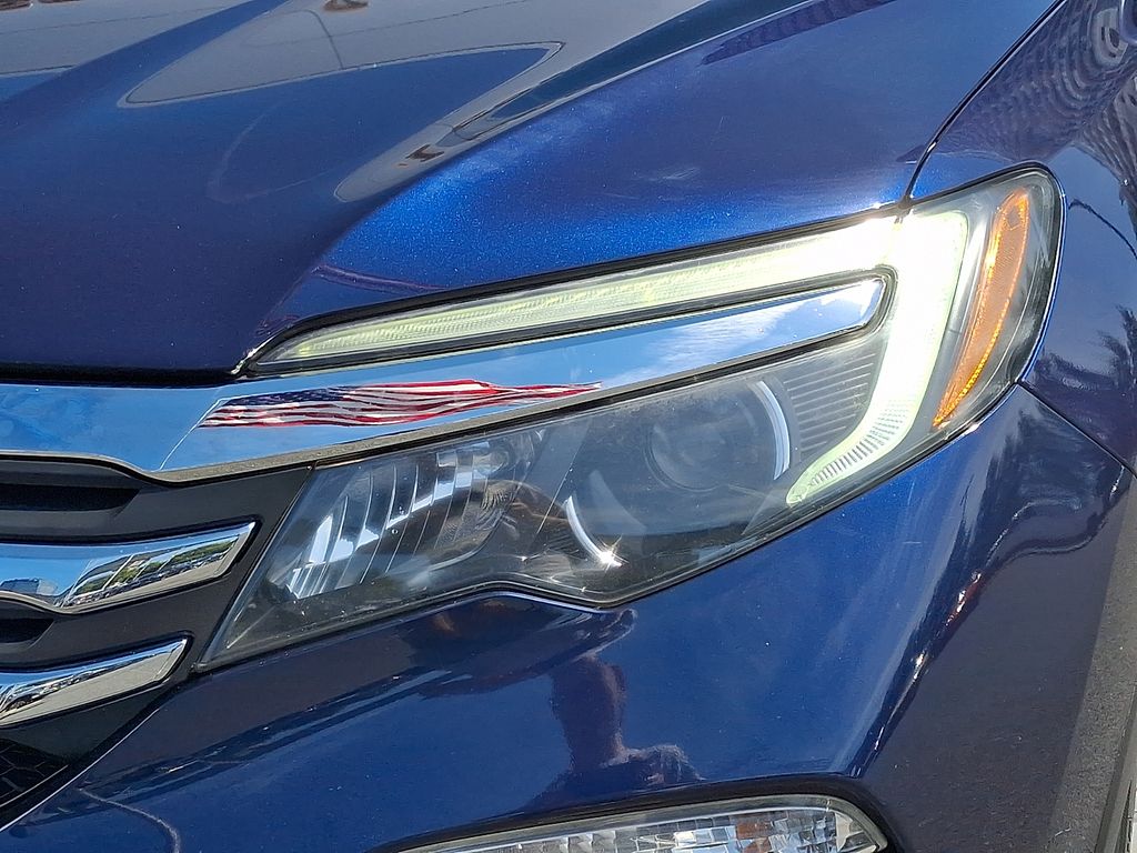 Thumbnail: 2016 Honda Pilot - 9