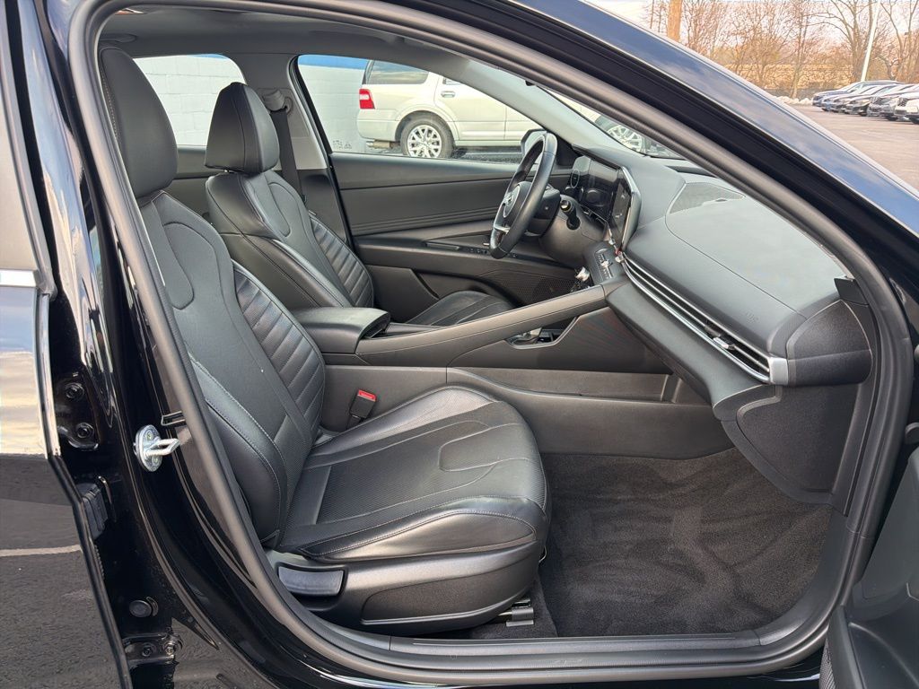 Thumbnail: 2023 Hyundai Elantra - 25