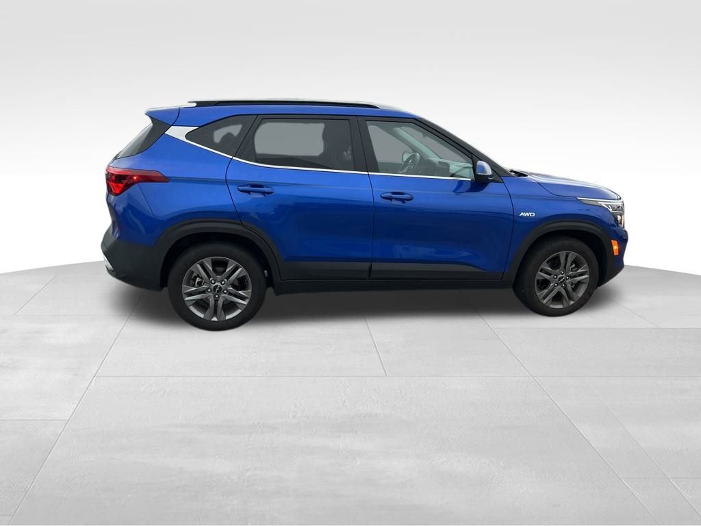 2023 Kia Seltos S photo 5