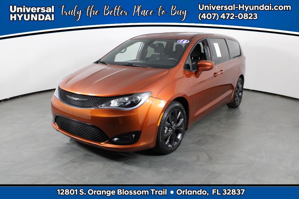 Red (Copper Pearlcoat) 2018 Chrysler Pacifica Touring Plus FWD Minivan Front-Wheel Drive 9-Speed Automatic