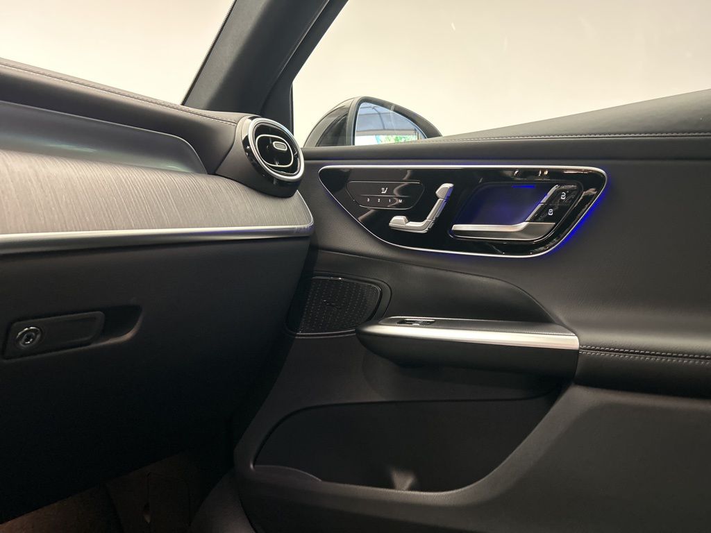 Thumbnail: 2026 Mercedes-Benz GLC - 20