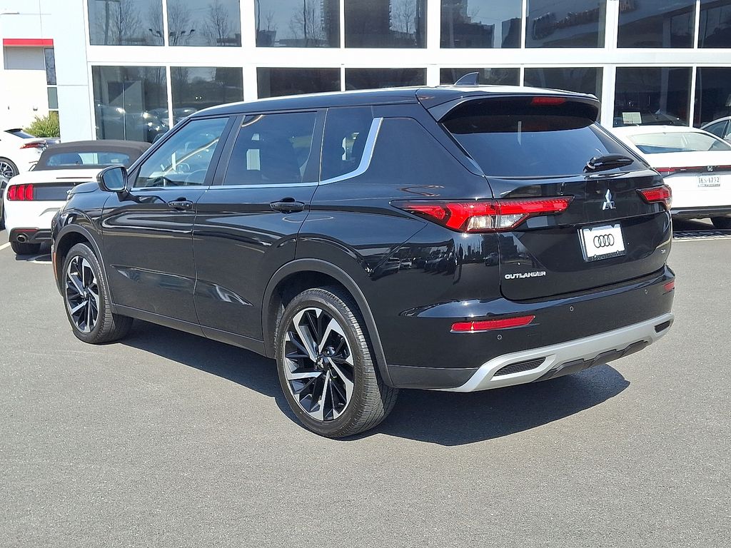 Thumbnail: 2022 Mitsubishi Outlander - 6