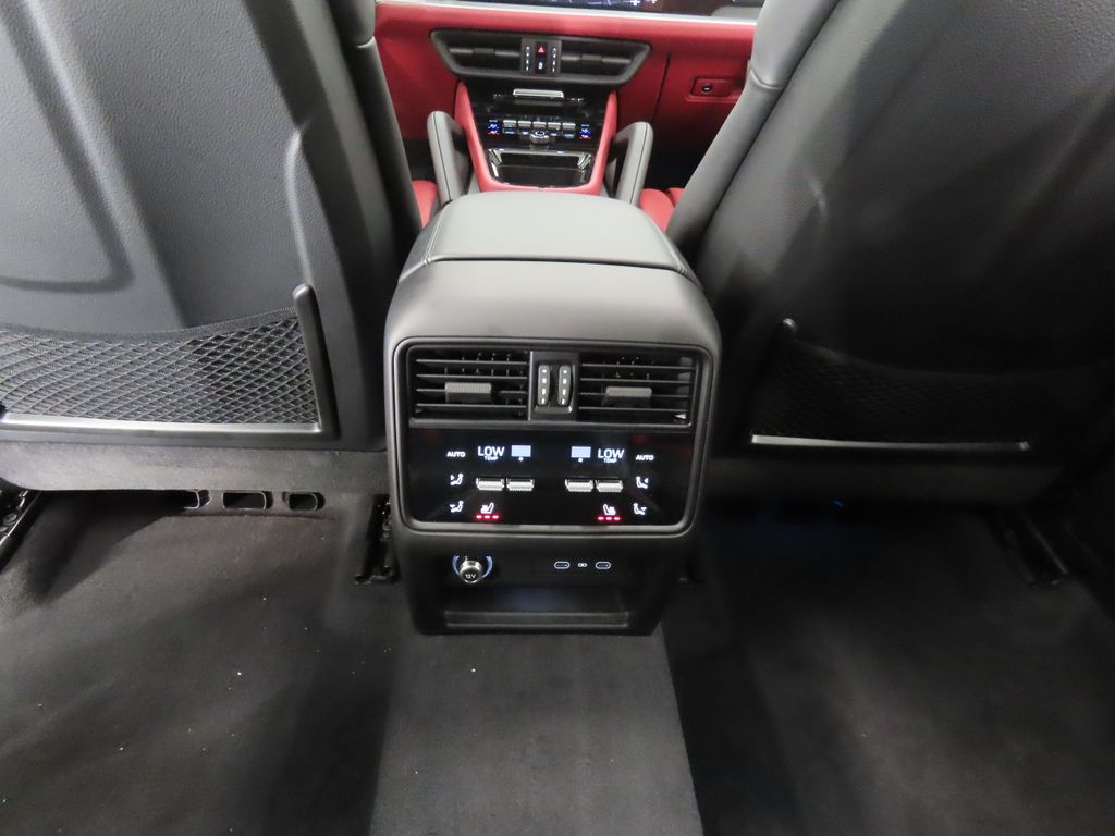 Thumbnail: 2026 Porsche Cayenne - 31