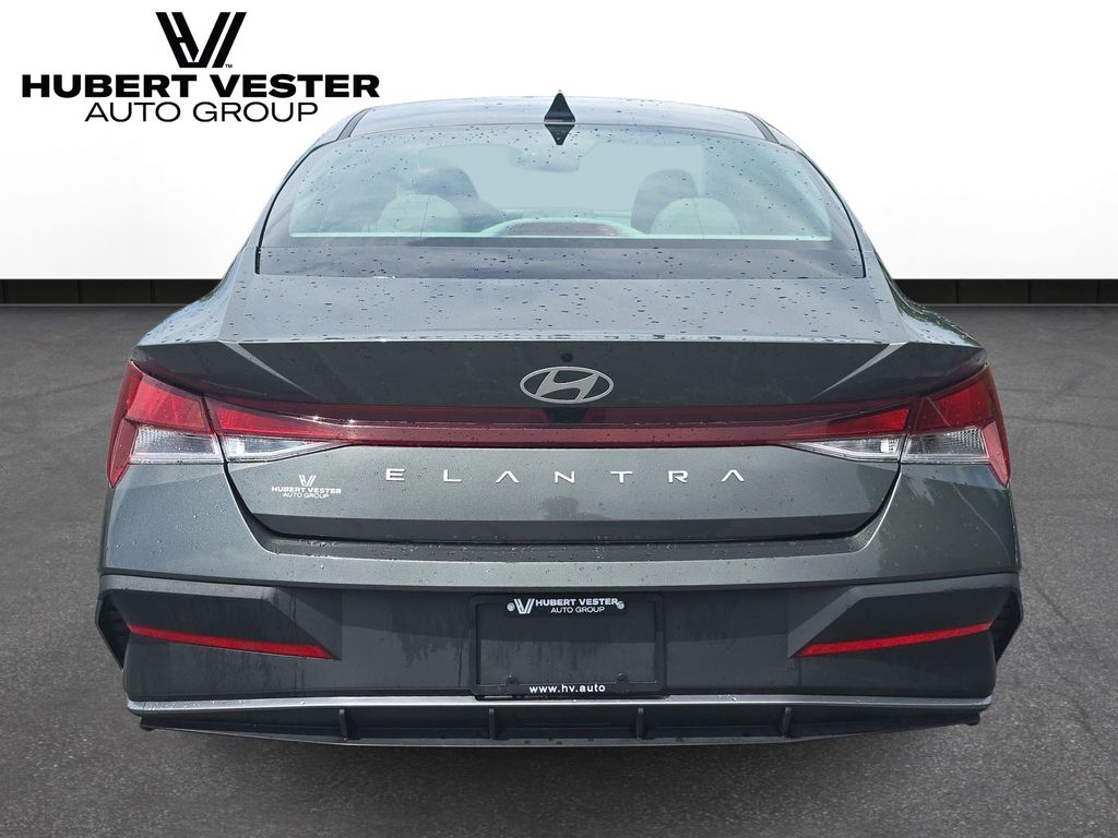 Used 2024 Hyundai Elantra Sedan