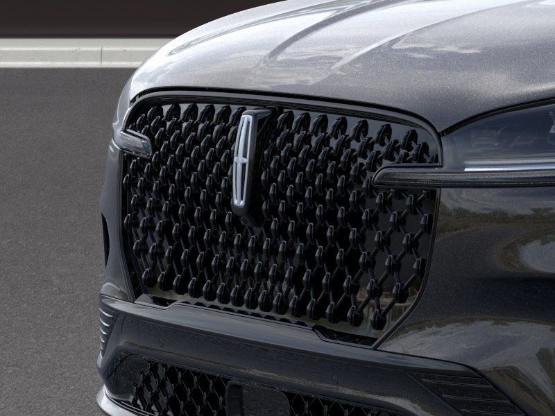 Thumbnail: 2025 Lincoln Aviator - 17