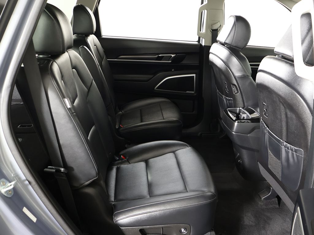 Used 2023 Silver Kia S image 35