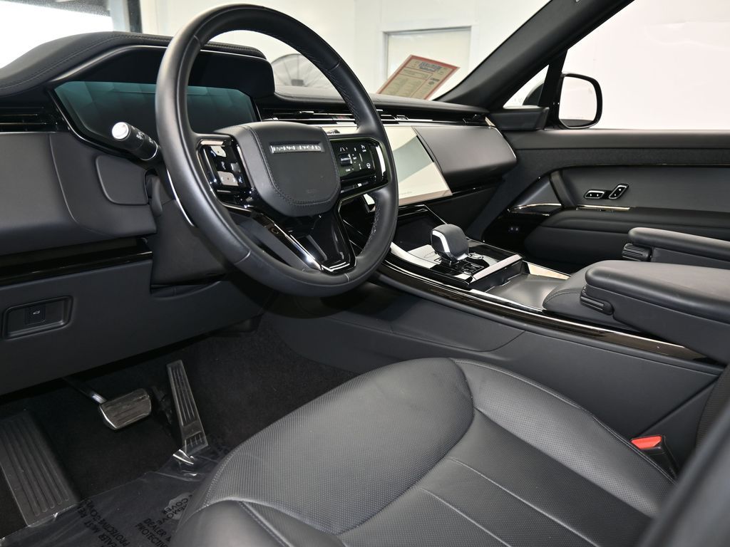 Used 2024 Black Land Rover Dynamic SE image 16