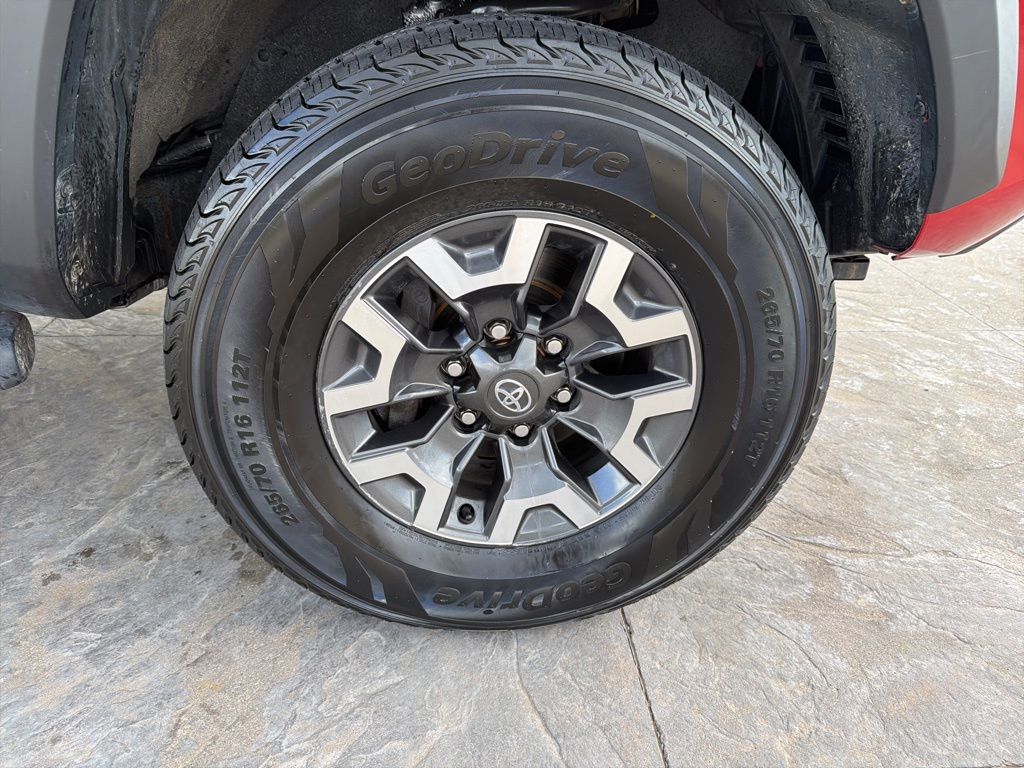 Thumbnail: 2022 Toyota Tacoma - 12