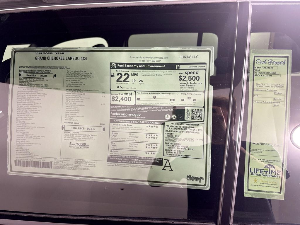 2025 Jeep Grand Cherokee Laredo