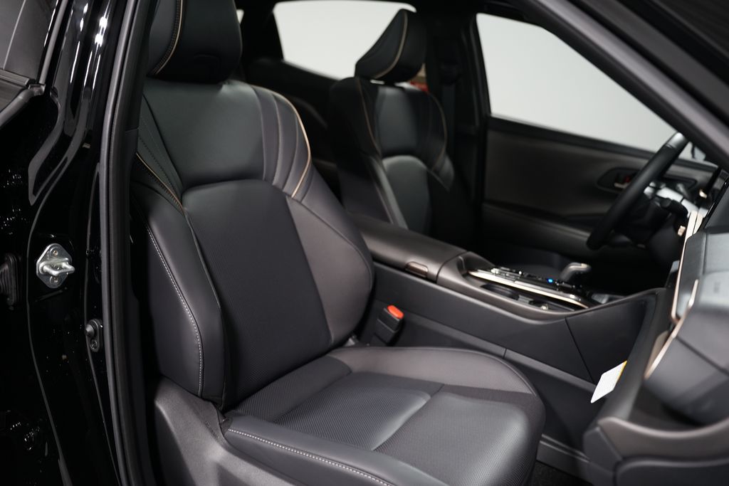 2025 Toyota Crown  28