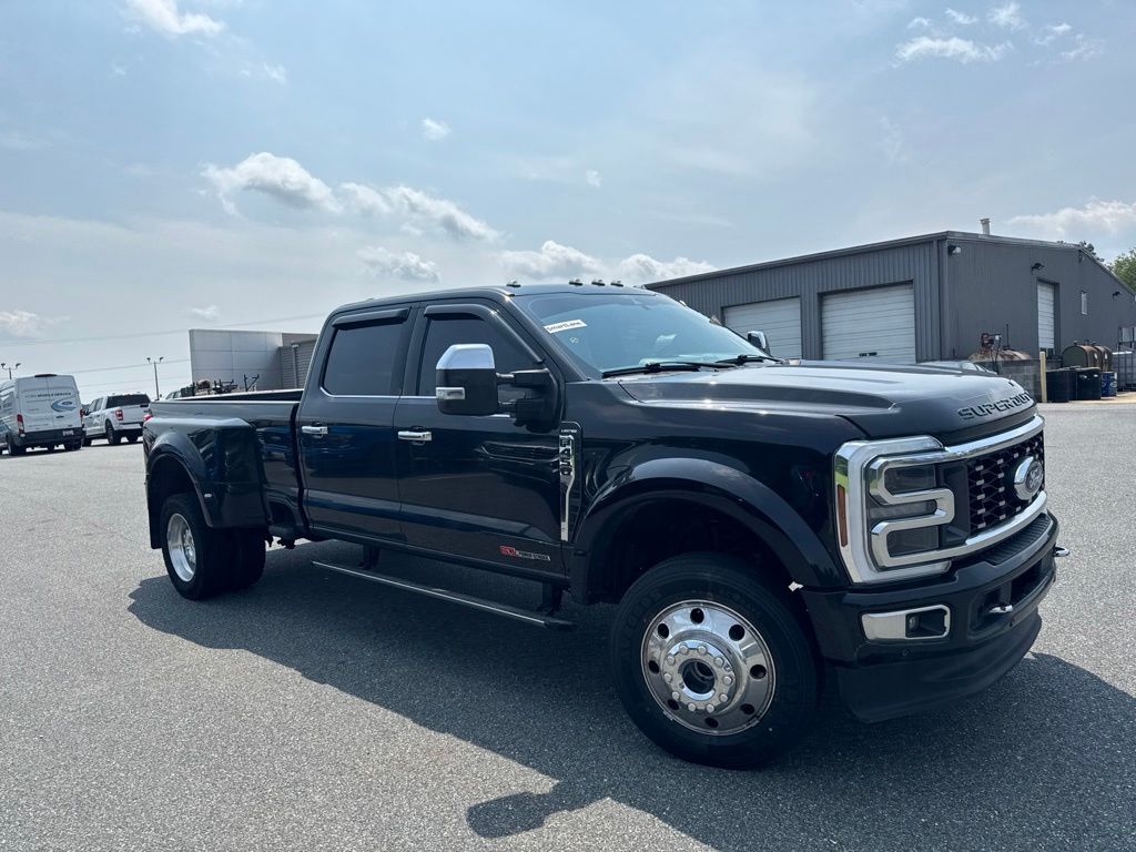Agate Black Metallic 2024 Ford F-450 Super Duty Pickup Truck Four-Wheel Drive Automatic