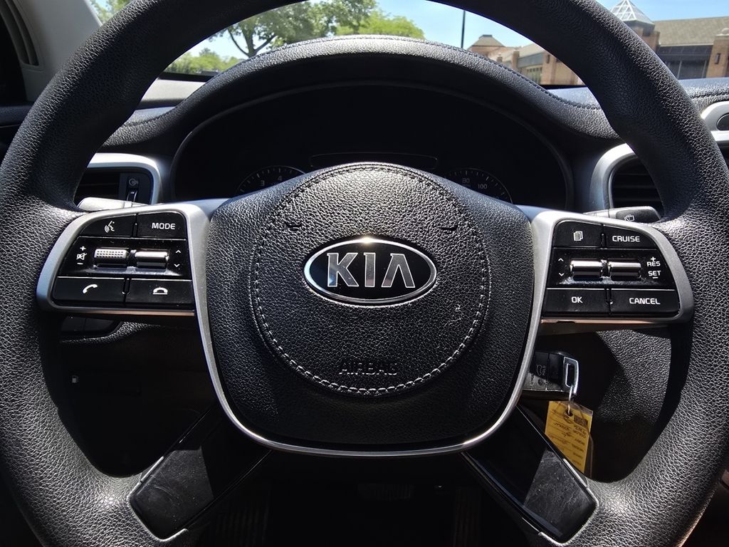 Used 2020 Silver Kia L image 23