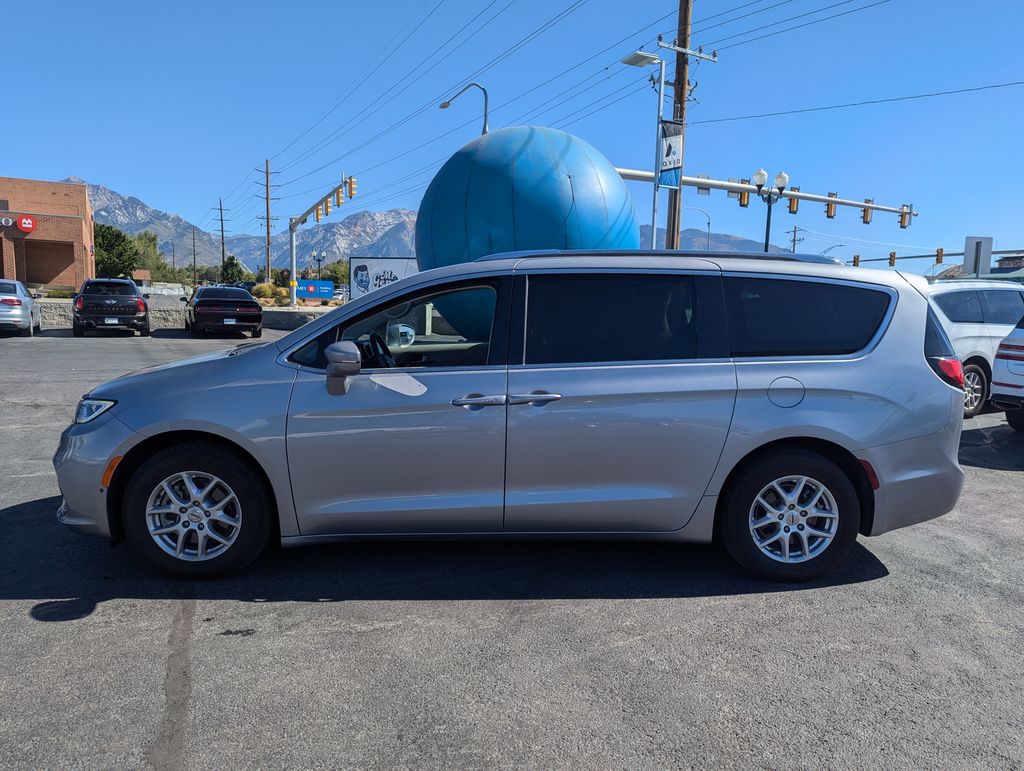 2021 Chrysler Pacifica Touring L 8