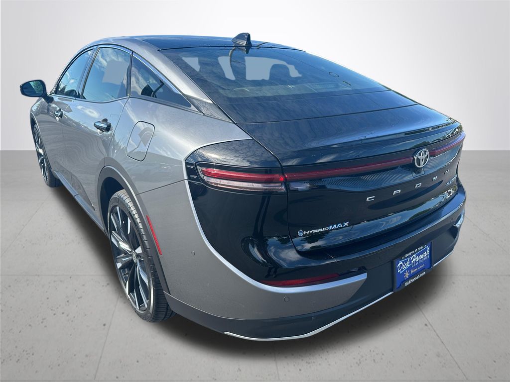 2024 Toyota Crown Platinum