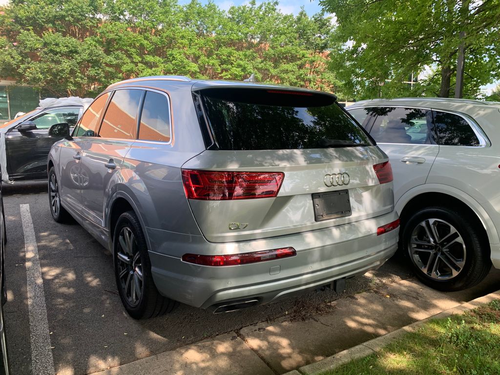 Thumbnail: 2019 Audi Q7 - 7