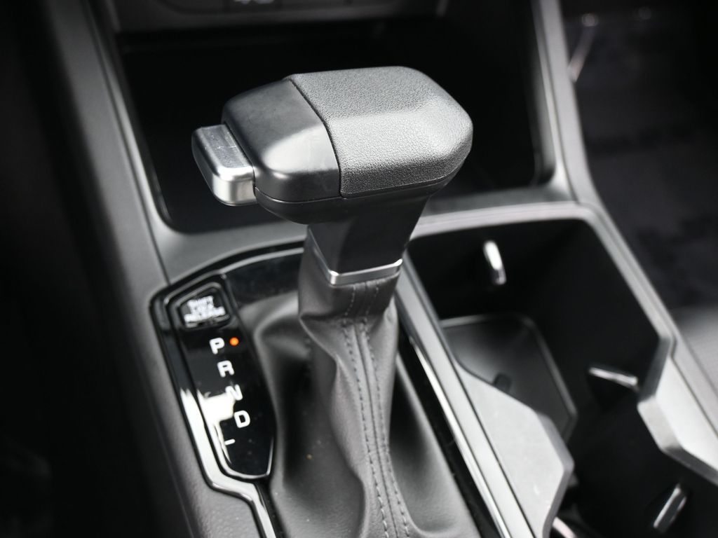 New 2025 Snow White Pearl Kia LXS image 20