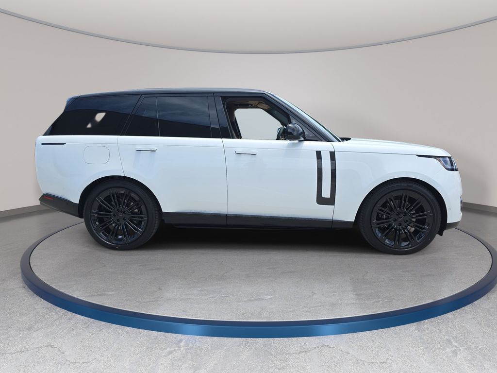 New 2026 White Land Rover SE image 4