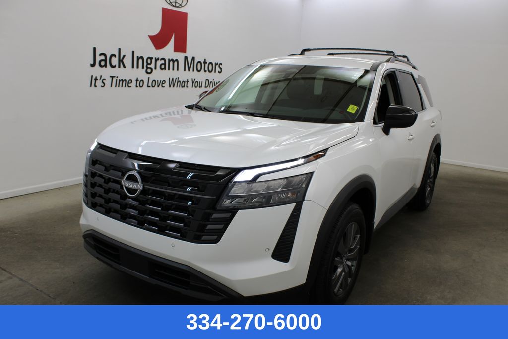 White Pearl 2026 Nissan Pathfinder SUV / Crossover Front-Wheel Drive 9-Speed Automatic