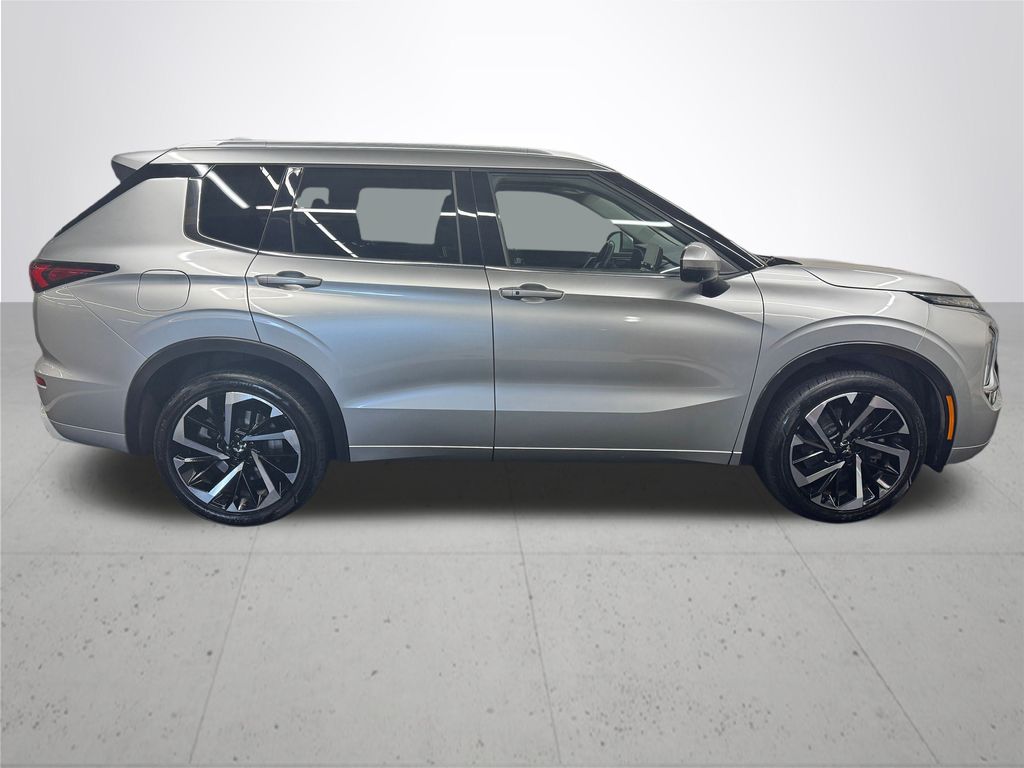 2023 Mitsubishi Outlander SEL