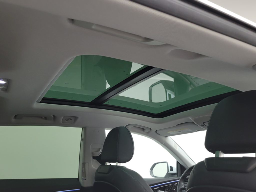 Thumbnail: 2023 Audi Q8 - 17