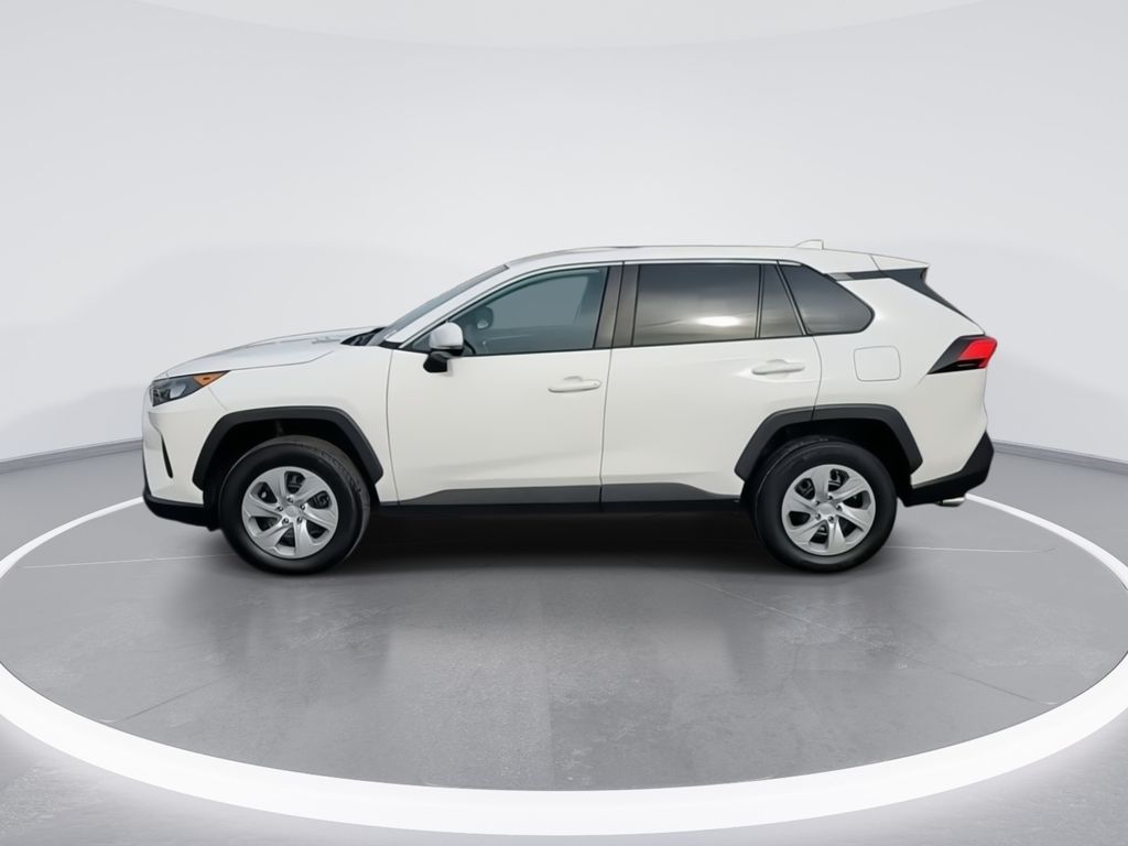 2022 Toyota RAV4 LE 5