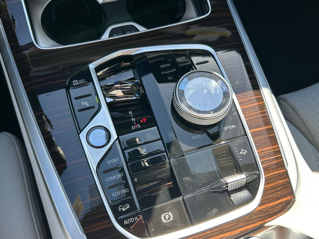 Thumbnail: 2026 BMW X7 - 28