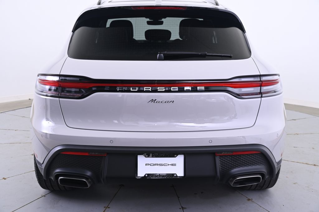 Thumbnail: 2026 Porsche Macan - 6