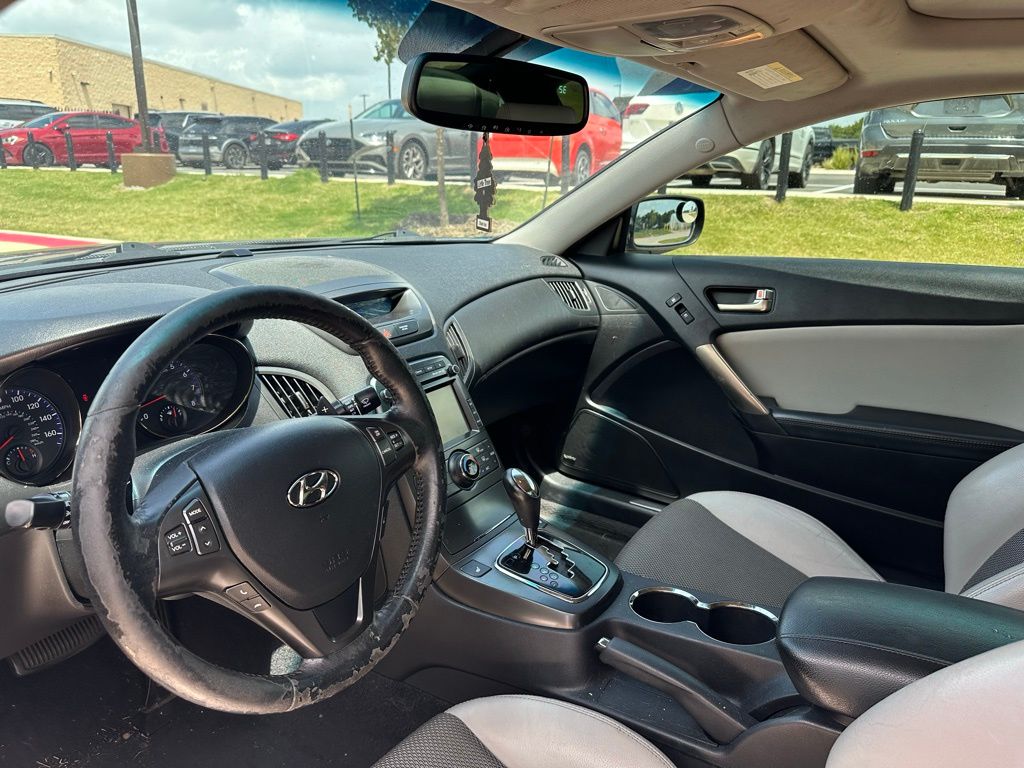 Thumbnail: 2011 Hyundai Genesis - 5