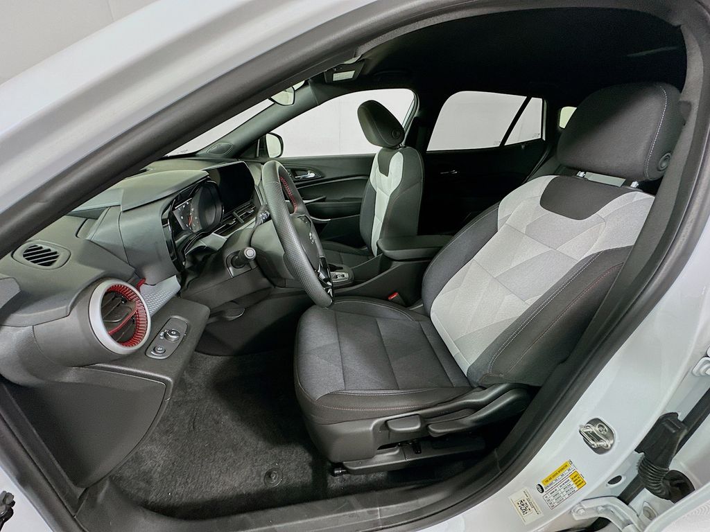 Thumbnail: 2024 Chevrolet Trax - 20