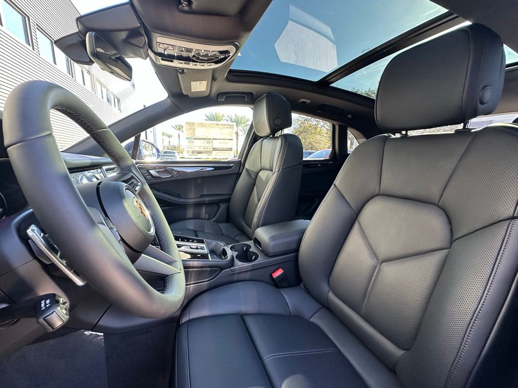 Thumbnail: 2026 Porsche Macan - 9