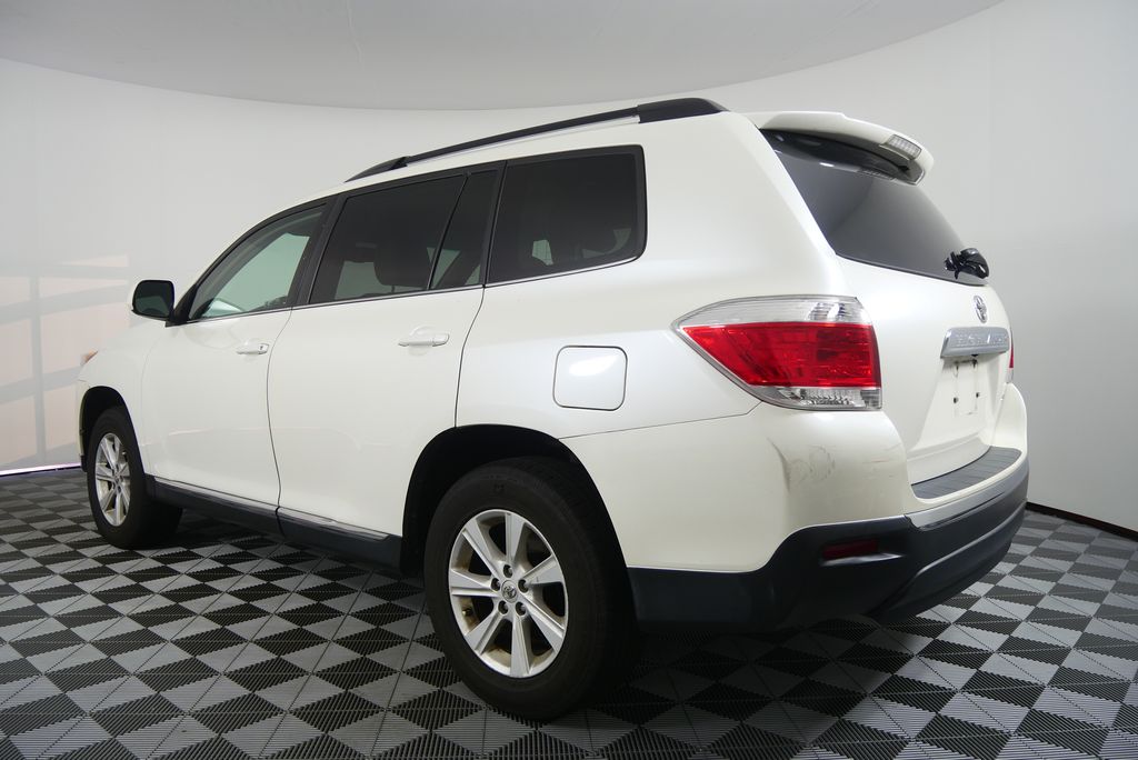 Thumbnail: 2012 Toyota Highlander - 3
