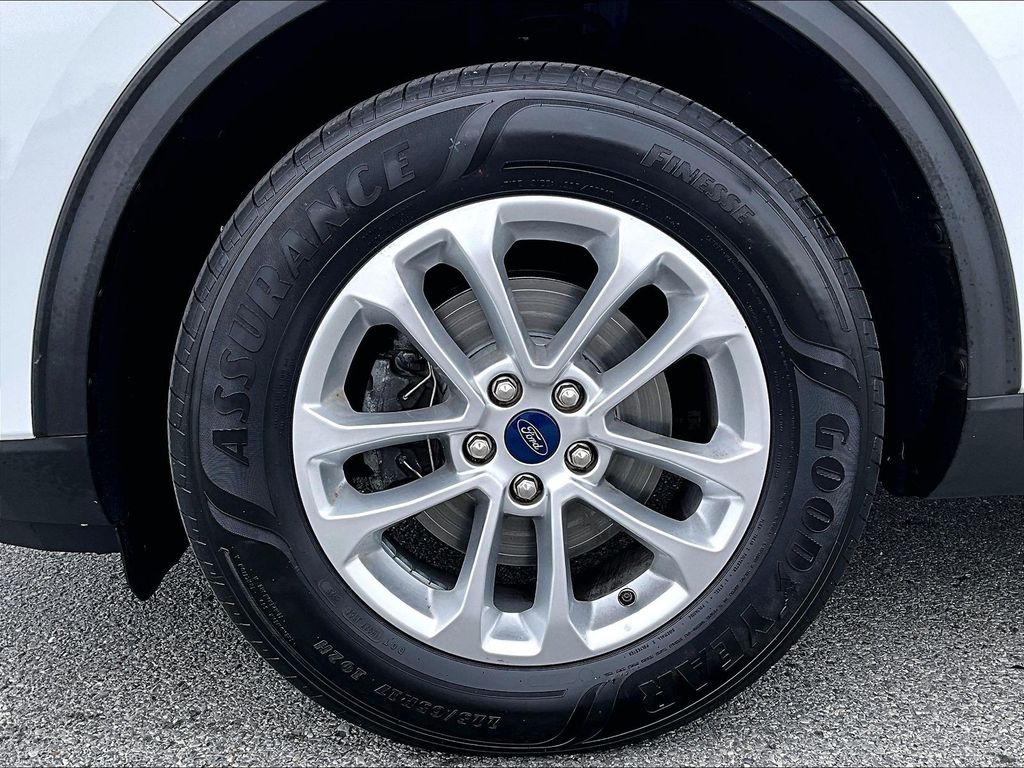 2022 Ford Escape — photo 7