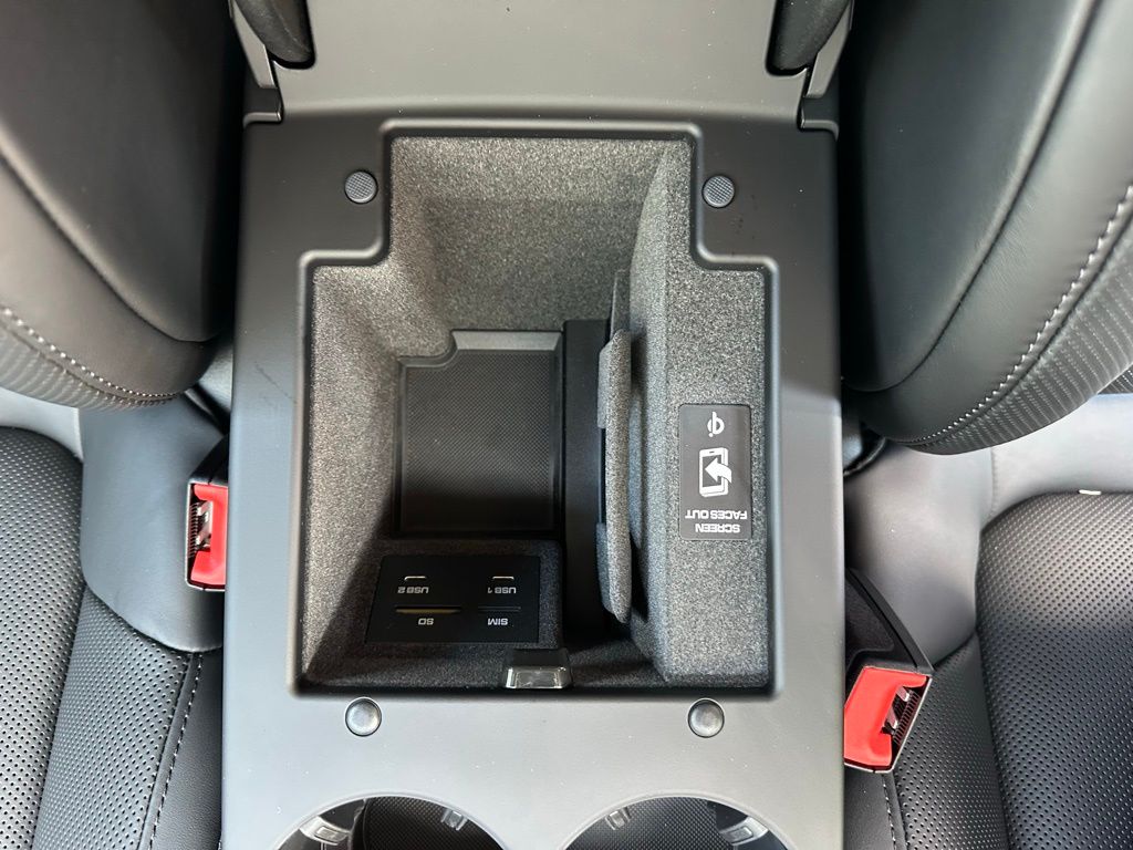 Thumbnail: 2026 Porsche Macan - 25